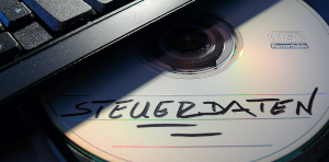 Datenträger mit der Aufschrift „Steuerdaten“ als Symbol für die Sicherung von Kassendaten