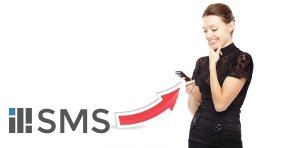 Order-Control-SMS-Grafik mit Pfeil zu einer Kundin, die eine Nachricht auf ihrem Smartphone liest